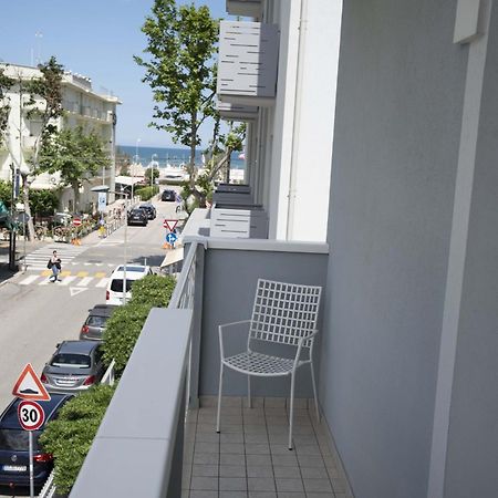 Hotel Odeon Ріміні Екстер'єр фото